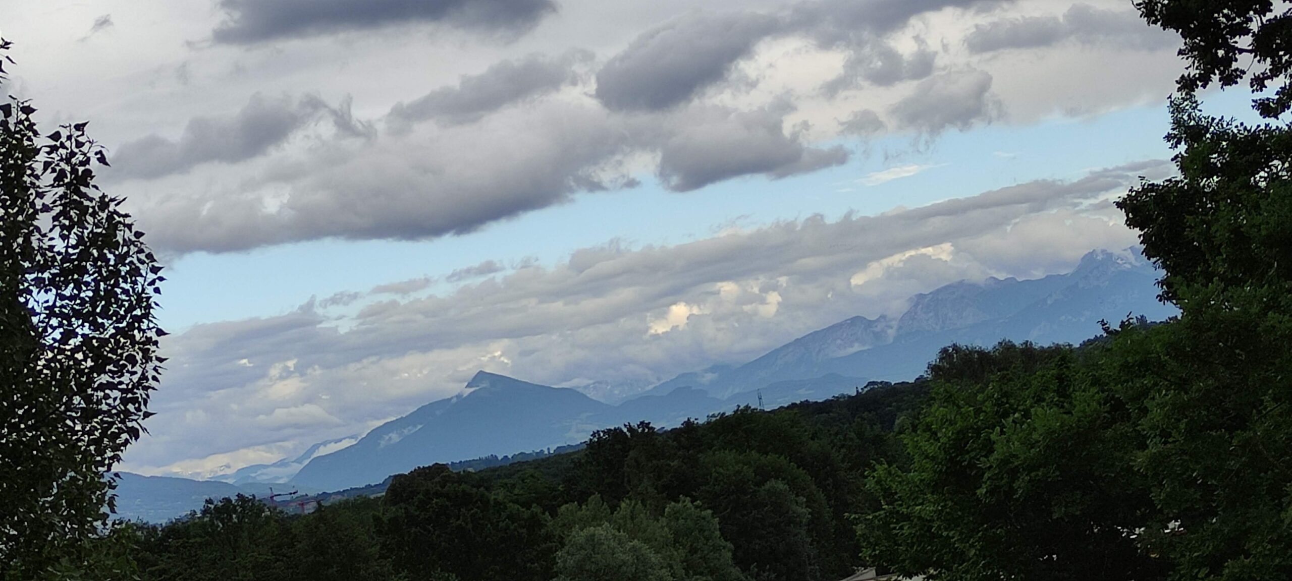 Ferney-Voltaire - Vista de las montañas